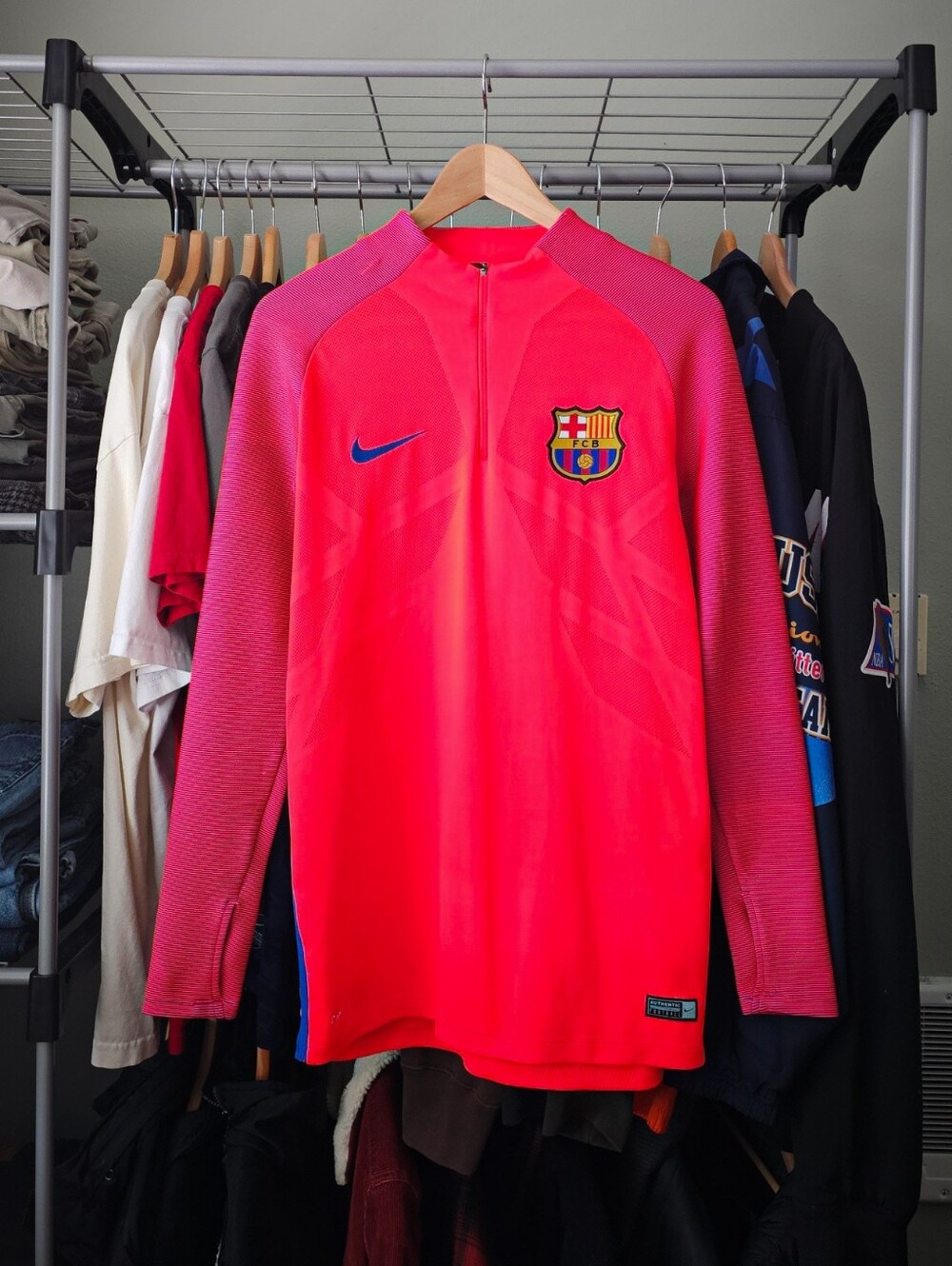 Nike FC Barcelona 2016/17 Strike Drill Training Long Sleeve Top Size Medium